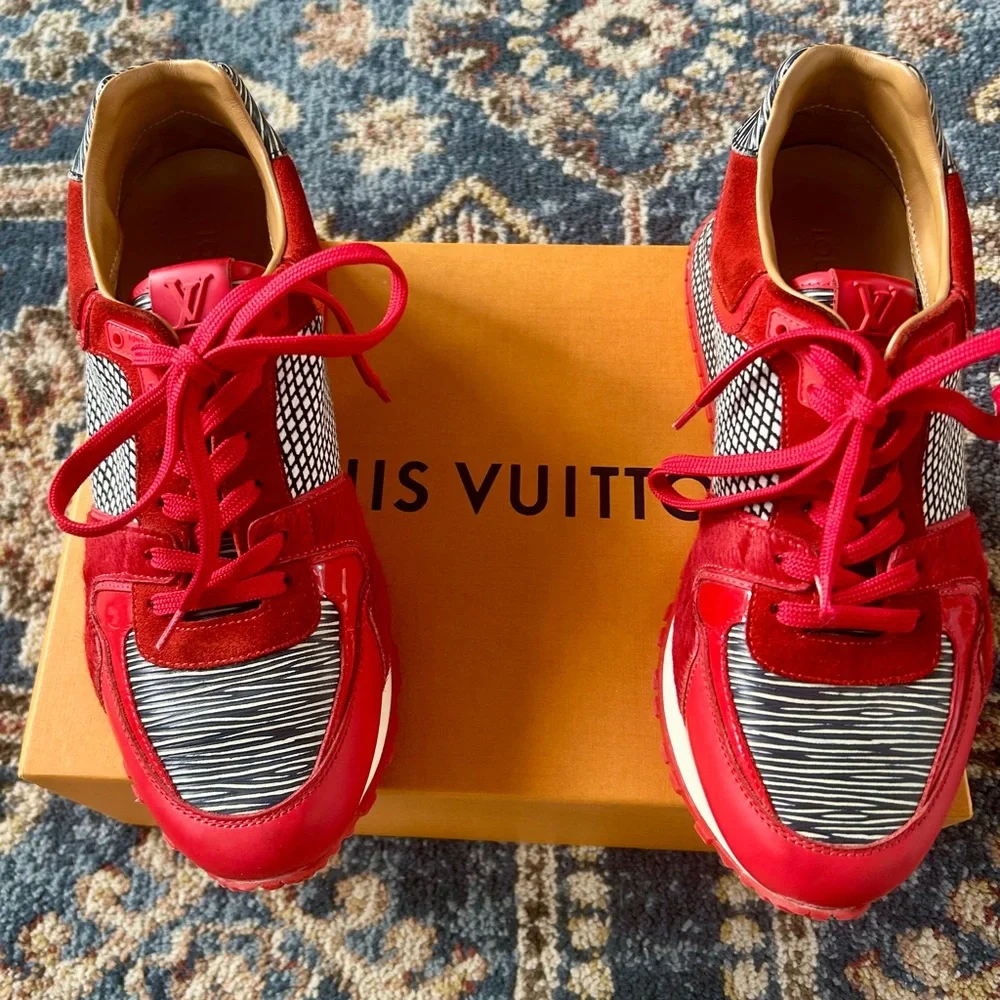 Louis Vuitton Sneakers - Picture 1 of 4